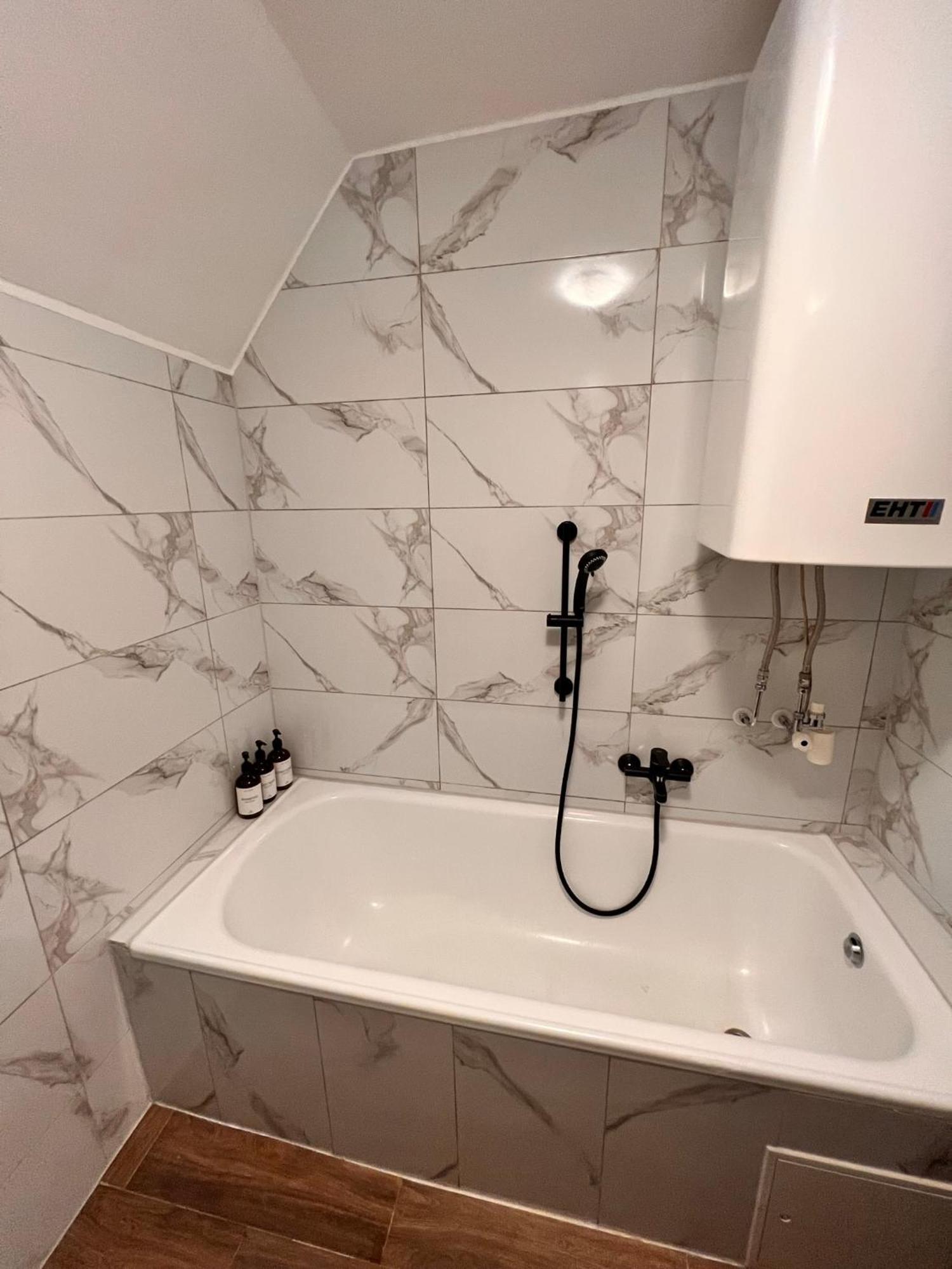 Perfekte Lage! Ganze Wohnung Burgblick Residenz 상트베이트안데르글란 외부 사진